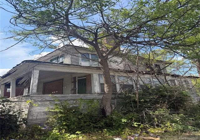 Photo 2 of Single family home for sale at 44 Grove St, Highland Park, MI 48203 2739 | MLS# 61024467 | Listing updated on 2026-08-26