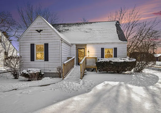 Photo 1 of Sale Pending at 3537 Adams Ave, Saginaw, MI 48602 | MLS# 50198683 | Listing updated on 2026-04-29