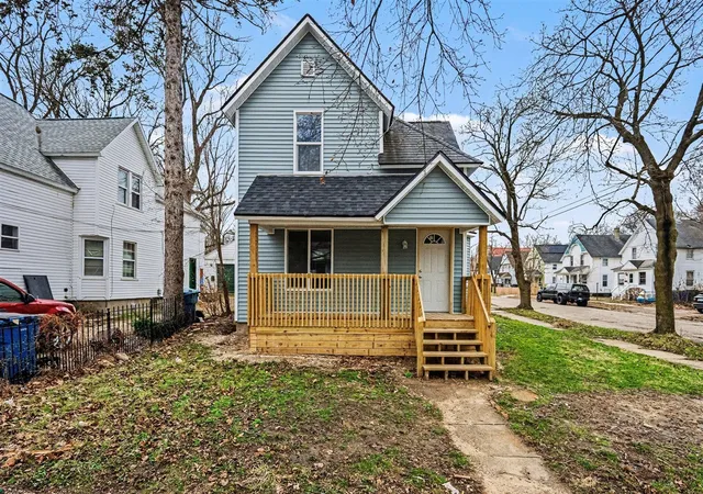 Photo 2 of Sale Pending at 128 Reed St, Kalamazoo, MI 49001 | MLS# 70518893 | Listing updated on 2026-04-07