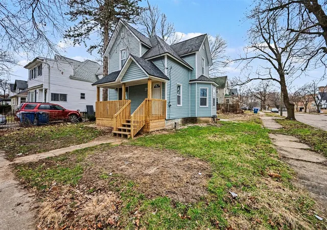 Photo 3 of Sale Pending at 128 Reed St, Kalamazoo, MI 49001 | MLS# 70518893 | Listing updated on 2026-04-07
