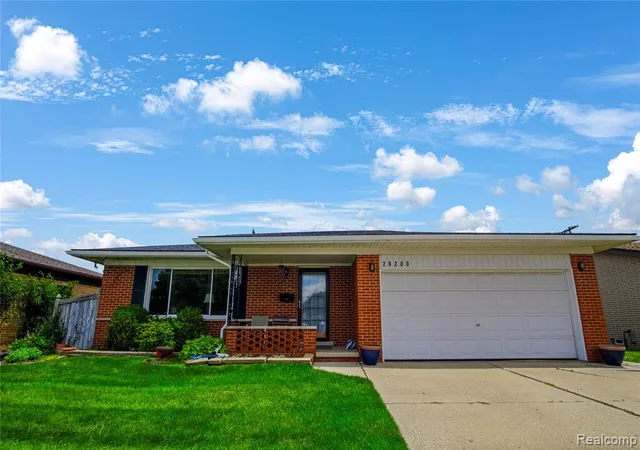 Photo 1 of Sale Pending at 28200 Newland Dr, Warren, MI 48093 | MLS# 61024409 | Listing updated on 2026-09-03