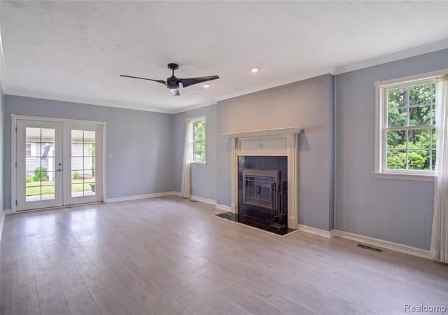 Photo 3 of Sale Pending at 28200 Newland Dr, Warren, MI 48093 | MLS# 61024409 | Listing updated on 2026-09-03