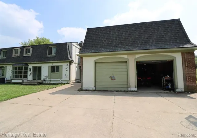 4th image of 445 Mack Rd, Leonard, MI 48367 | MLS# 61013030