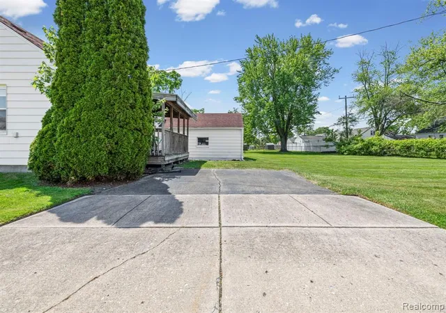 Homes for sale in Garden City, MI | 5759 Deering St, Garden City, MI 48135 | MLS# 61000321