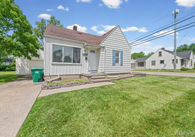 Homes for sale in Garden City, MI | 5759 Deering St, Garden City, MI 48135 | MLS# 61000321
