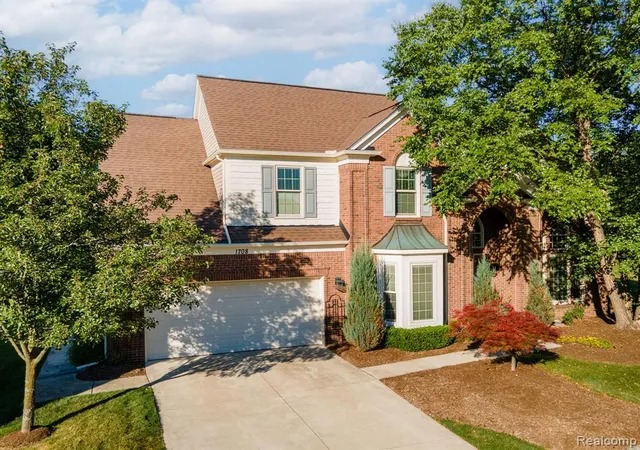 2nd image of 1708 Devonwood Dr, Rochester Hills, MI 48306 | MLS# 61016734