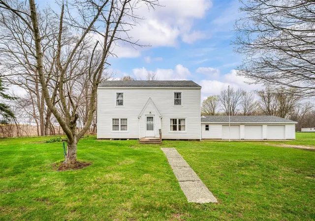 Photo 2 of Single family home for sale at 13690 Cleveland Ave, Buchanan, MI 49107 | MLS# 70524955 | Listing updated on 2026-06-17