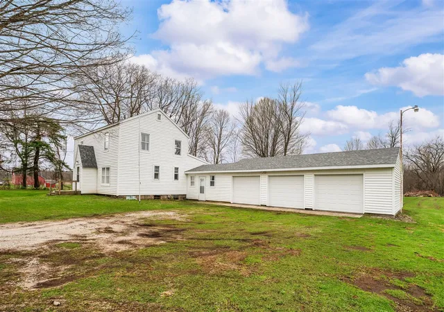Photo 3 of Single family home for sale at 13690 Cleveland Ave, Buchanan, MI 49107 | MLS# 70524955 | Listing updated on 2026-06-17