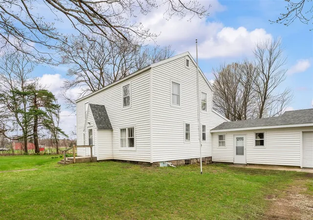 Photo 4 of Single family home for sale at 13690 Cleveland Ave, Buchanan, MI 49107 | MLS# 70524955 | Listing updated on 2026-06-17