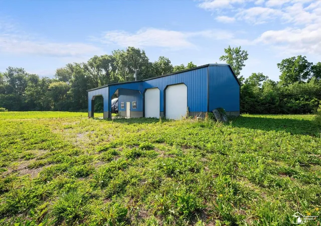 Homes for sale in Dundee, MI | 12501 Dixon Rd, Dundee, MI 48131 | MLS# 50213379