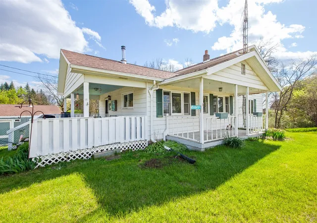 Photo 3 of Single family home for sale at 14321 W Austin Rd, Manchester, MI 48158 | MLS# 70541767 | Listing updated on 2026-08-29