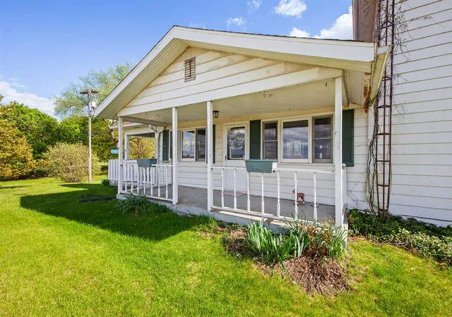 Photo 3 of Single family home for sale at 14321 W Austin Rd, Manchester, MI 48158 | MLS# 70541767 | Listing updated on 2026-08-29