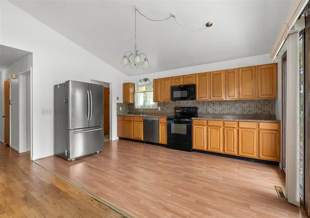 Photo 3 of Sale Pending at 322 New Hampshire Dr, Portage, MI 49024 | MLS# 70554204 | Listing updated on 2026-09-10