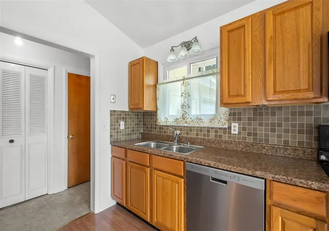Photo 4 of Sale Pending at 322 New Hampshire Dr, Portage, MI 49024 | MLS# 70554204 | Listing updated on 2026-09-10