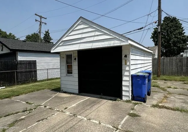 Photo 15 of Single family home for sale at 25106 Rosenbusch Blvd, Warren, MI 48089 | MLS# 50219495 | Listing updated on 2026-09-04