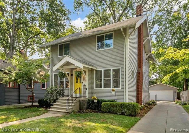 Photo 3 of Sale Pending at 118 Rhode Island Ave, Royal Oak, MI 48067 3731 | MLS# 61025132 | Listing updated on 2026-09-25