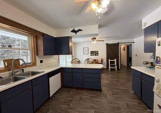 Photo 3 of Single family home for sale at 404 9th Avenue, Hurley, WI 54534 | MLS# 50202182 | Listing updated on 2026-03-24