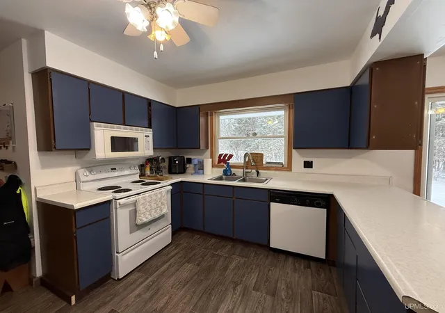 Photo 3 of Single family home for sale at 404 9th Avenue, Hurley, WI 54534 | MLS# 50202182 | Listing updated on 2026-03-24