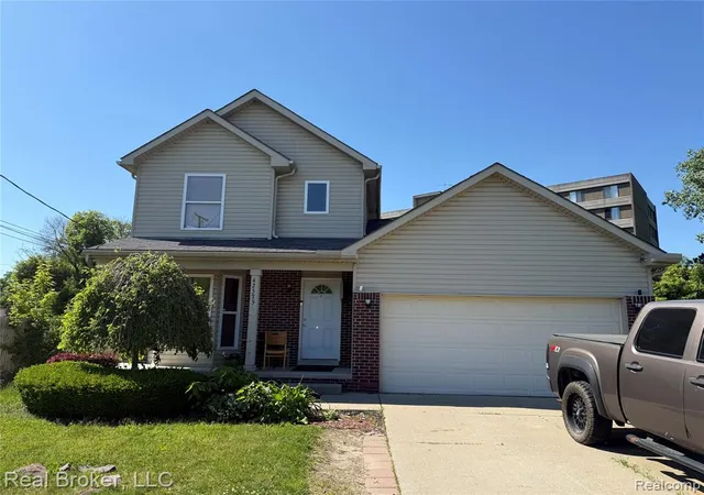 Homes for sale in Clinton Township, MI | 42575 Walnut St, Clinton Township, MI 48036 | MLS# 60998112