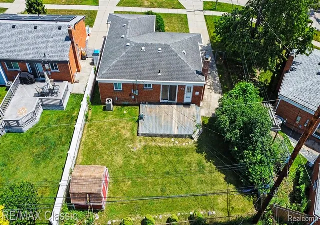 Photo 2 of Sale Pending at 1842 Chaucer Ave, Madison Heights, MI 48071 2013 | MLS# 60999977 | Listing updated on 2026-09-03