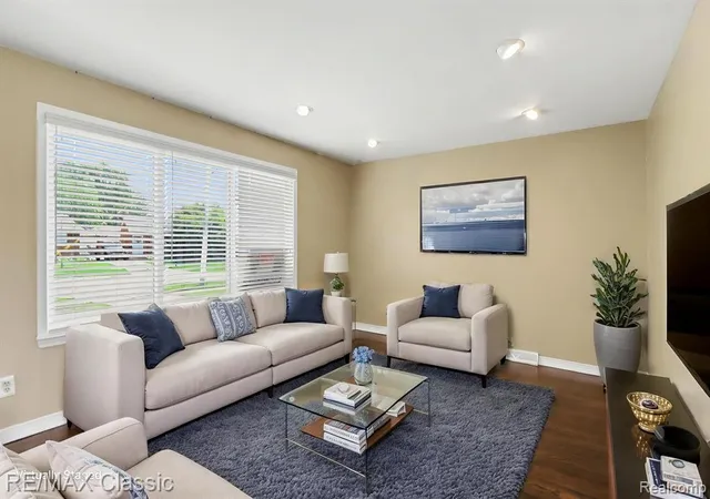 Photo 3 of Sale Pending at 1842 Chaucer Ave, Madison Heights, MI 48071 2013 | MLS# 60999977 | Listing updated on 2026-09-03