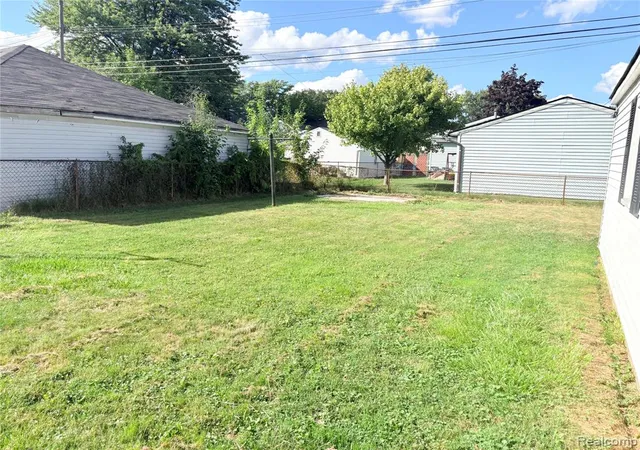 Photo 3 of Sale Pending at 21623 Revere St, Saint Clair Shores, MI 48080 3953 | MLS# 61023687 | Listing updated on 2026-10-08