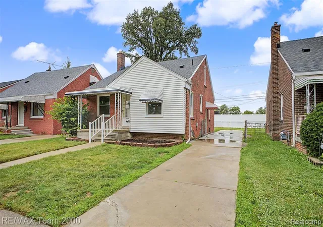Homes for sale in Lincoln Park, MI | 1670 Riverbank St, Lincoln Park, MI 48146 | MLS# 61010251