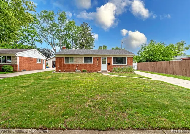 Homes for sale in Sterling Heights, MI | 9075 Headley Dr, Sterling Heights, MI 48314 | MLS# 61005808