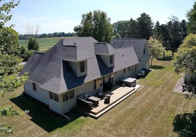 Photo 3 of Sale Pending at 5605 N Shore Rd, Pinconning, MI 48650 | MLS# 50205574 | Listing updated on 2026-09-24