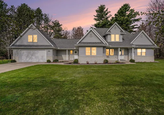 Homes for sale in Pinconning, MI | 5605 N Shore Rd, Pinconning, MI 48650 | MLS# 50205574