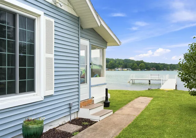 5th image of 7636 Crystal Bch, Rapid City, MI 49676 | MLS# 80070879