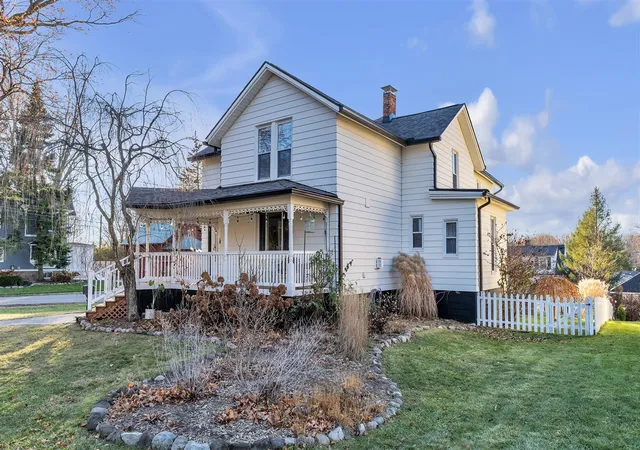 2nd image of 604 N State St, Howell, MI 48843 | MLS# 70505534