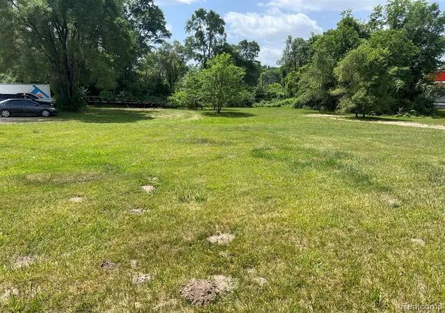 2nd image of 1680 E Michigan Ave, Ypsilanti, MI 48198 | MLS# 61007702