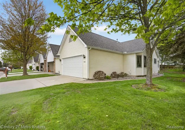 1st image of 9434 Linda Dr, Davison, MI 48423 | MLS# 60989907