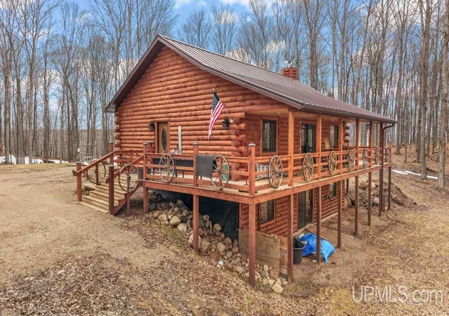 Photo 3 of Single family home for sale at 1322 W Northwoods Ln, Hardwood, MI 49834 | MLS# 50218302 | Listing updated on 2026-09-02