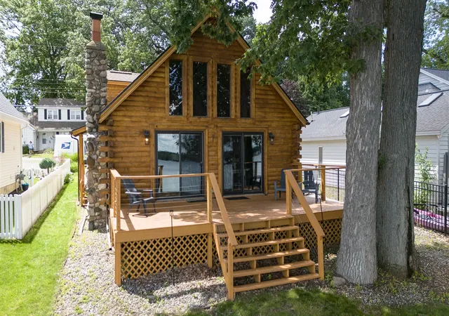 1st image of 9715 Woodlawn Dr, Portage, MI 49002 | MLS# 70541953