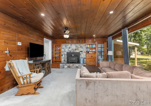 3rd image of 12502 Ne Mcmurty Dr, Sand Lake, MI 49343 | MLS# 70548457