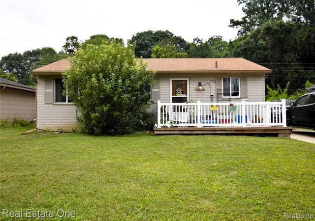 Photo 2 of Single family home for sale at 15404 Colbert St, Romulus, MI 48174 3220 | MLS# 61013193 | Listing updated on 2026-09-05