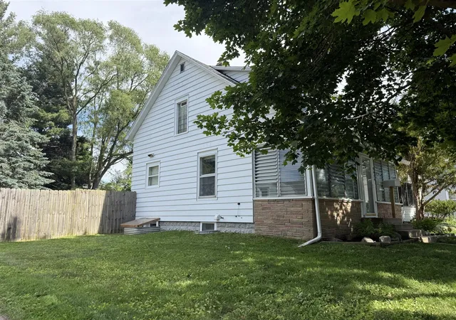 Photo 2 of Sale Pending at 2074 Prospect Ave, Grand Rapids, MI 49505 | MLS# 70537211 | Listing updated on 2026-06-09