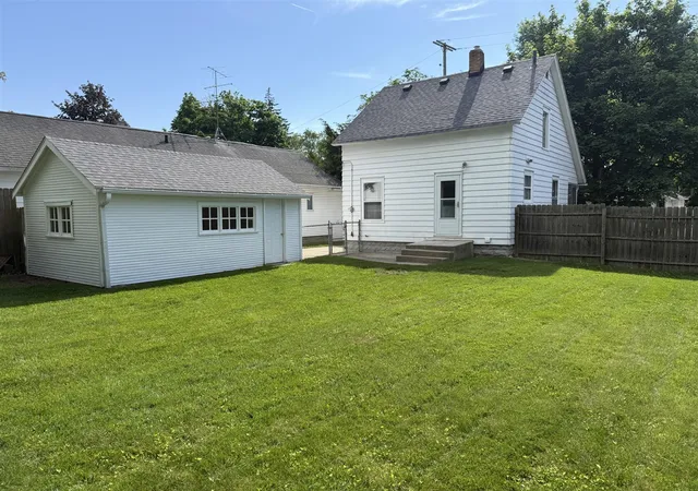 Photo 3 of Sale Pending at 2074 Prospect Ave, Grand Rapids, MI 49505 | MLS# 70537211 | Listing updated on 2026-06-09