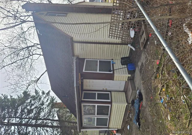 5th image of 18109 Cornwall St, Detroit, MI 48224 1427 | MLS# 60978936