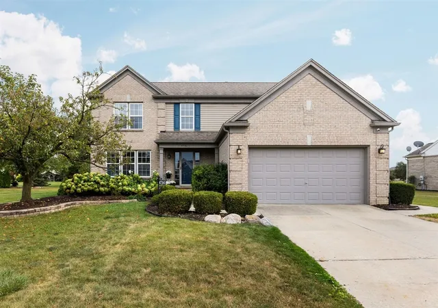 Photo 2 of Single family home for sale at 47161 Bayview Ct, Canton, MI 48188 | MLS# 70495742 | Listing updated on 2025-10-07