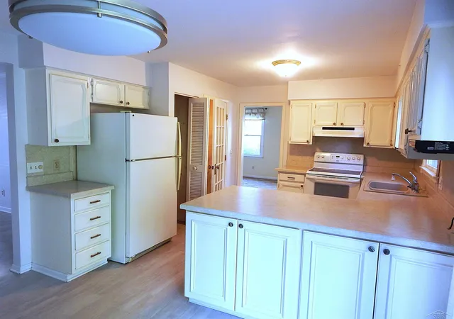 image of 485 Winthrop Ln, Saginaw, MI 48638 | MLS# 50213636