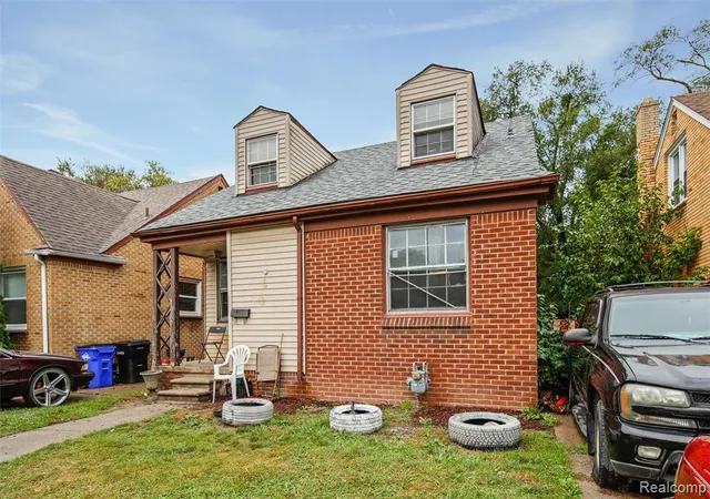 2nd image of 18247 Ashton Ave, Detroit, MI 48219 | MLS# 60943542