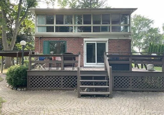 Photo 3 of Sale Pending at 9552 Wayne Rd, Livonia, MI 48150 2622 | MLS# 60999942 | Listing updated on 2026-09-04