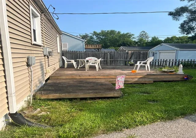 3rd image of 3420 Mackinaw St, Saginaw, MI 48602 | MLS# 60922556