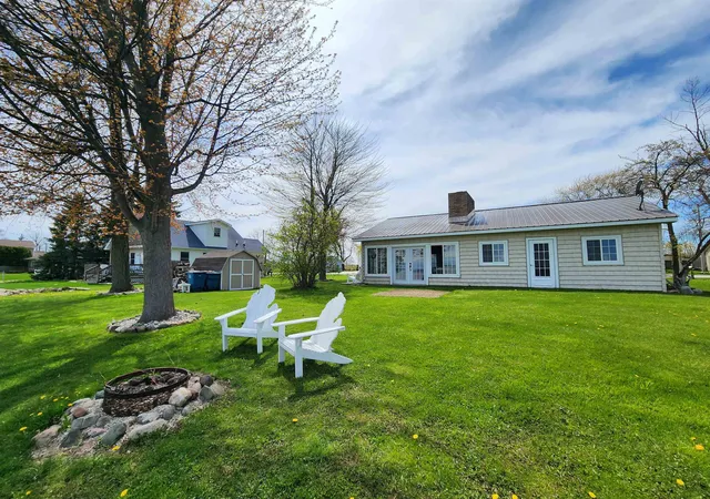 Homes for sale in Pinconning, MI | 5816 Avalon Rd, Pinconning, MI 48650 | MLS# 50206581