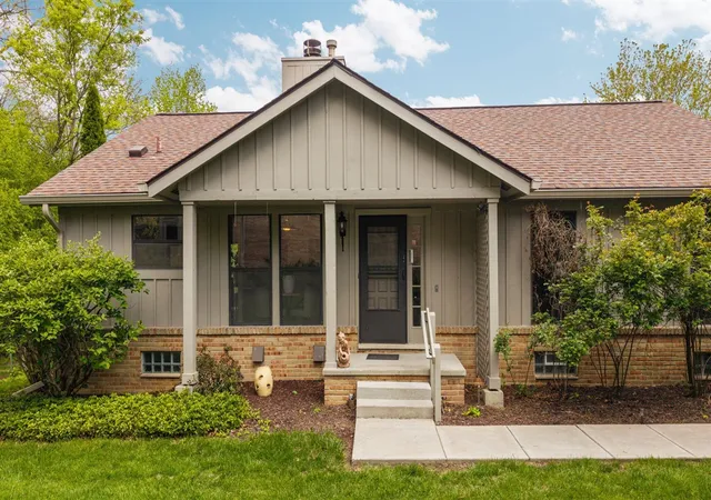 2nd image of 2224 Rivenoak Ct, Ann Arbor, MI 48103 | MLS# 70534619
