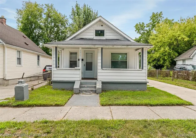 Photo 3 of Single family home for sale at 17638 Ivanhoe St, Roseville, MI 48066 2953 | MLS# 61022992 | Listing updated on 2026-09-09