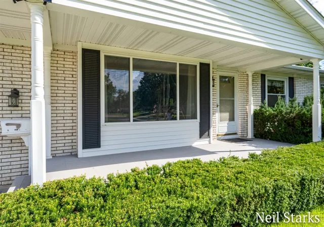 Photo 2 of Single family home for sale at 1633 Woodview St, Jenison, MI 49428 | MLS# 70554708 | Listing updated on 2026-08-27